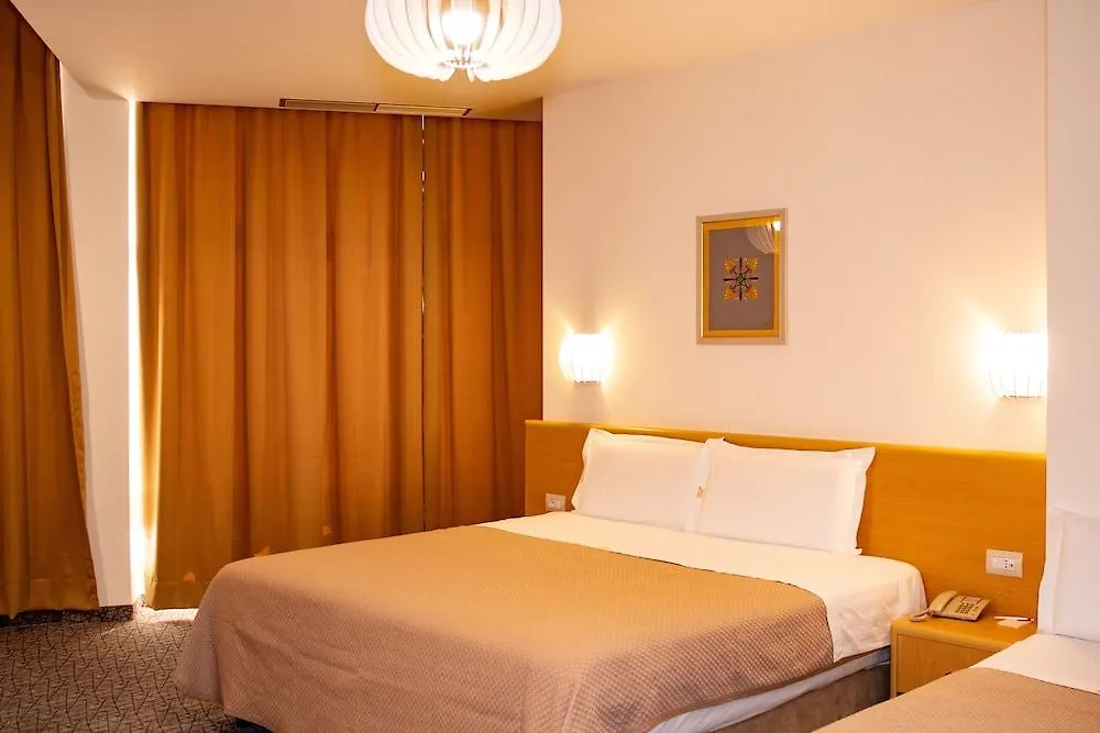 ****  Hotel Airport Tirana Ринас Албания