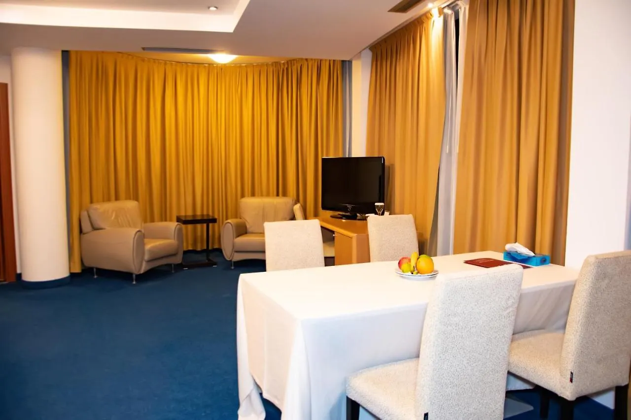 Hotel Airport Tirana Ринас 4*,